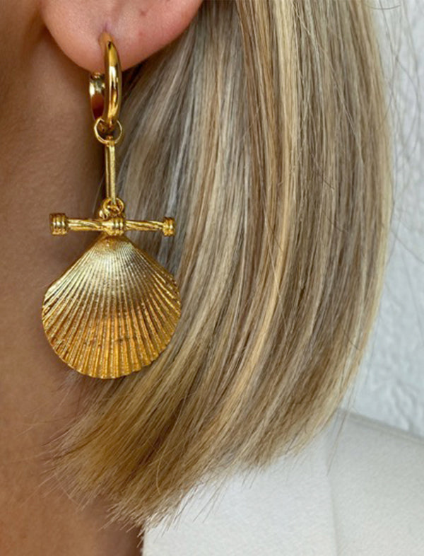 Shell earrings