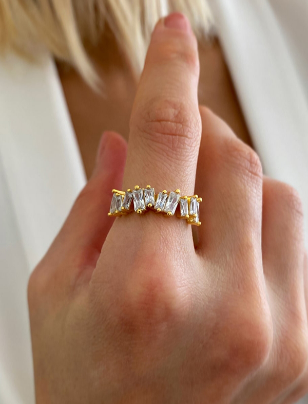 Zircon baguette ring